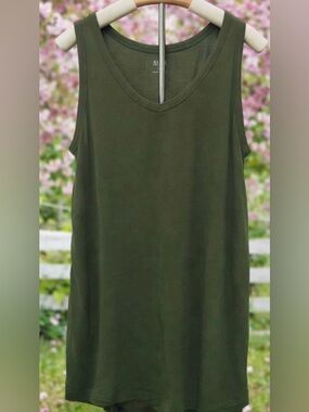 Women’s Olive Green Scoop Neck Tank Top